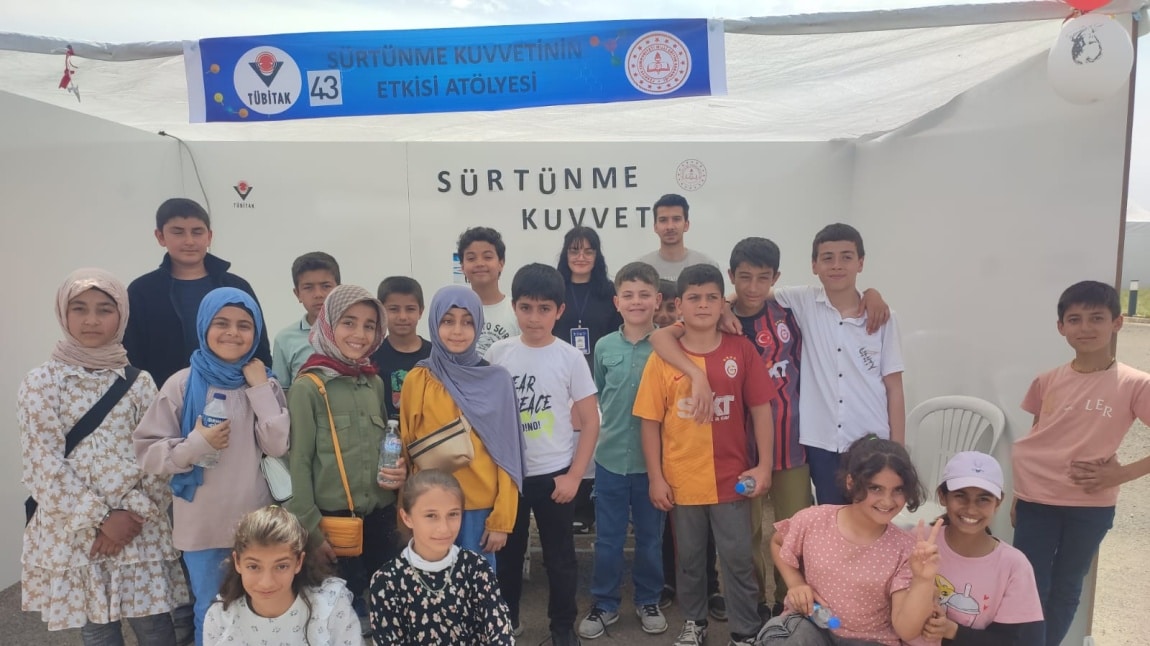 Öğrencilerimizle TÜBİTAK Bilim Şenliği’ndeydik