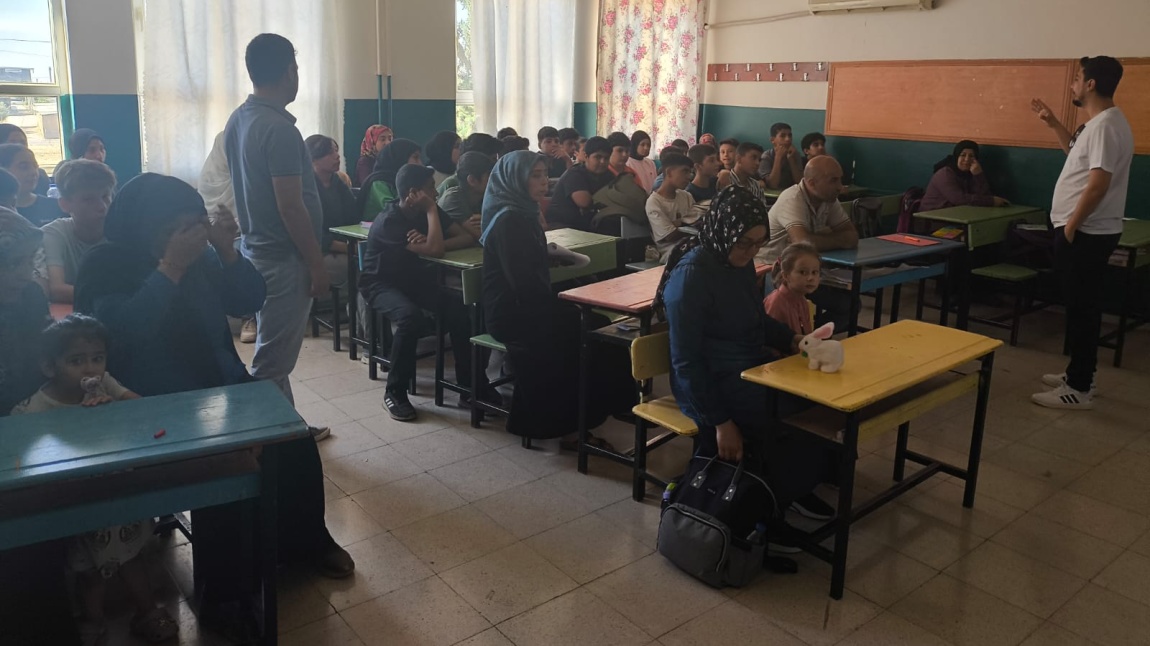 Okulumuz 8. Sınıf öğrenci ve velilerine MESEM tanıtım ve bilgilendirme toplantısı yapıldı.